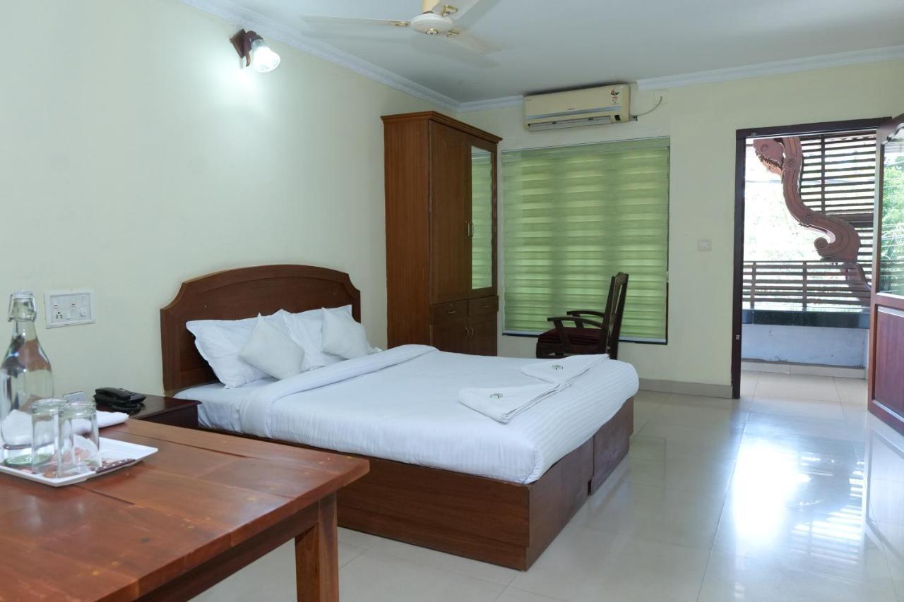 Alappuzha Hotel Lumiere מראה חיצוני תמונה